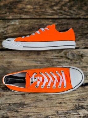 New Converse Chuck Taylor All Star Neon Orange Unisex M-6 W-8 Low Top Sneaker X2